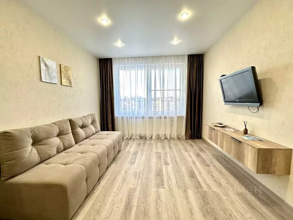 2-к кв. Тюменская область, Тюмень ул. Фармана Салманова, 5 (41.3 м) - Фото 2