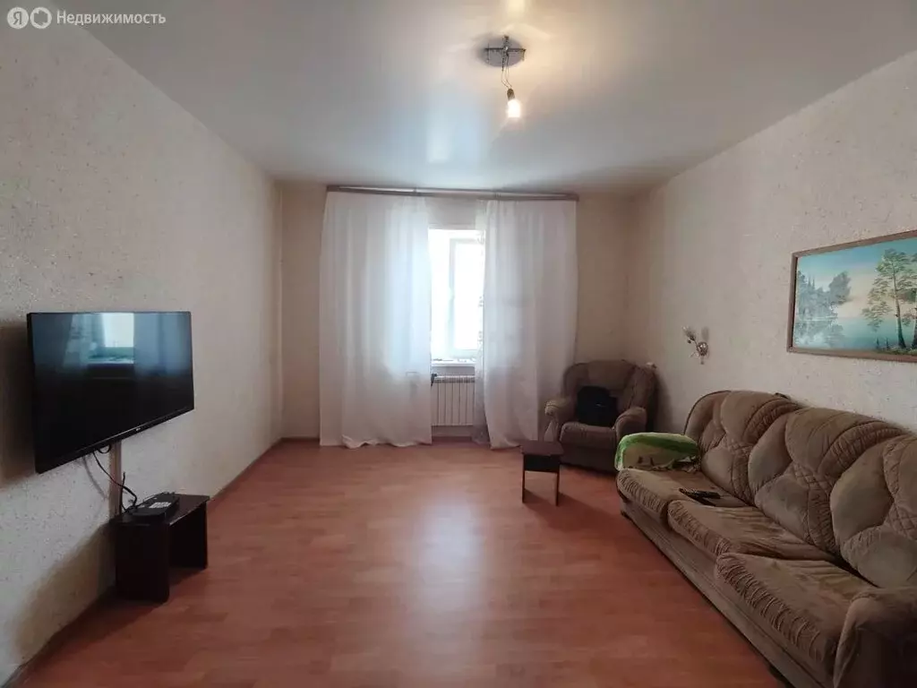 2-комнатная квартира: Дегтярск, улица Литвинова, 9 (56 м) - Фото 0
