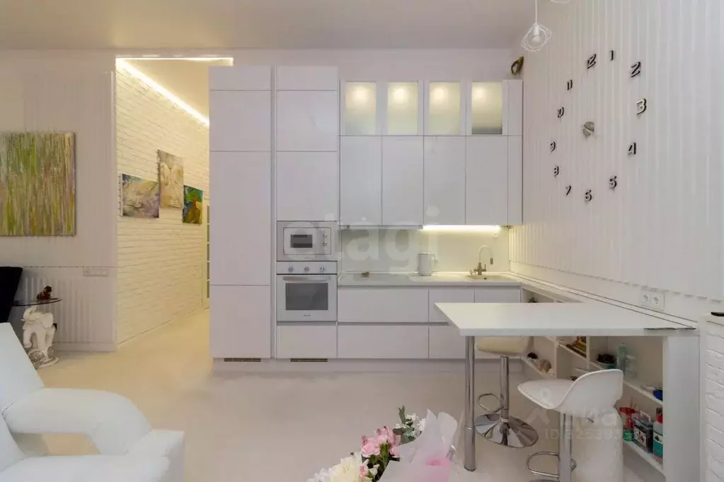 3-к кв. Красноярский край, Красноярск Октябрьская ул., 16 (78.8 м) - Фото 1