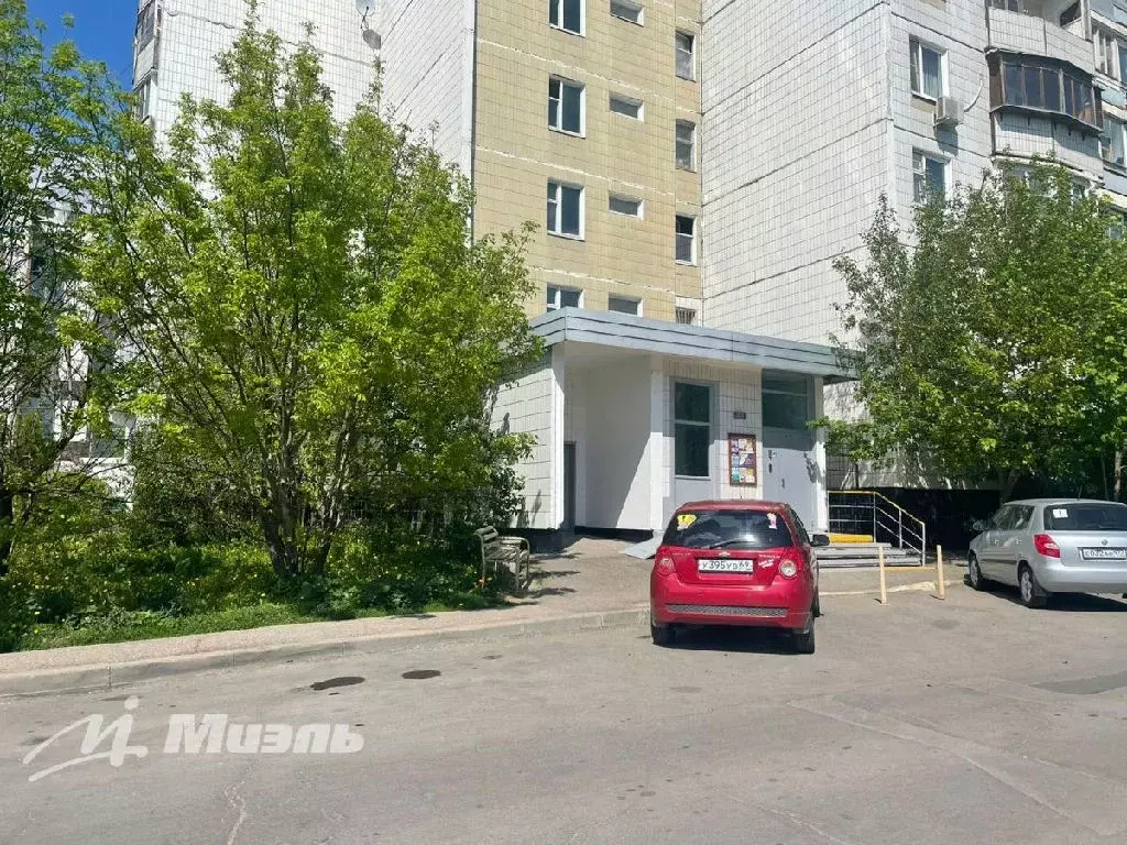 Продается комната в 3-комнатной квартире - Фото 1