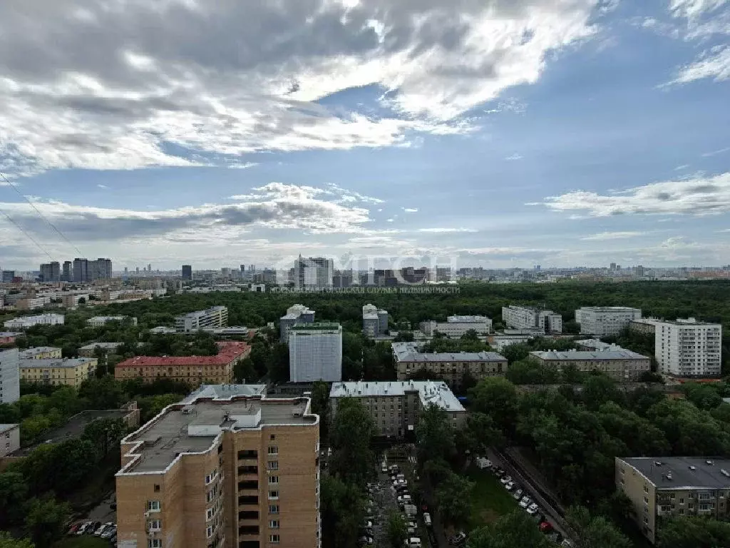 Продается 4-комнатная квартира - Фото 1