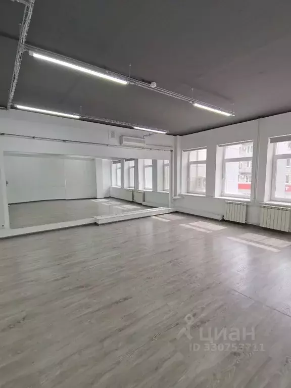Офис в Волгоградская область, Волгоград Академическая ул., 22 (35 м) - Фото 1