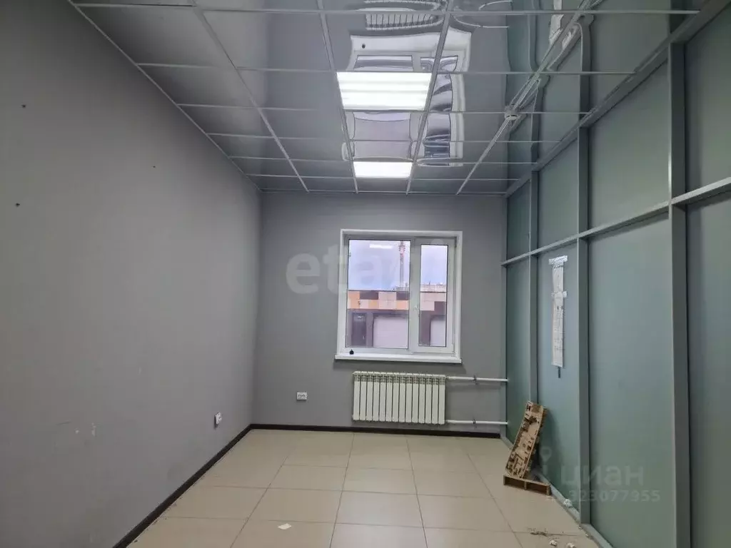 Офис в Ямало-Ненецкий АО, Новый Уренгой просп. Губкина, 14А (15 м) - Фото 1