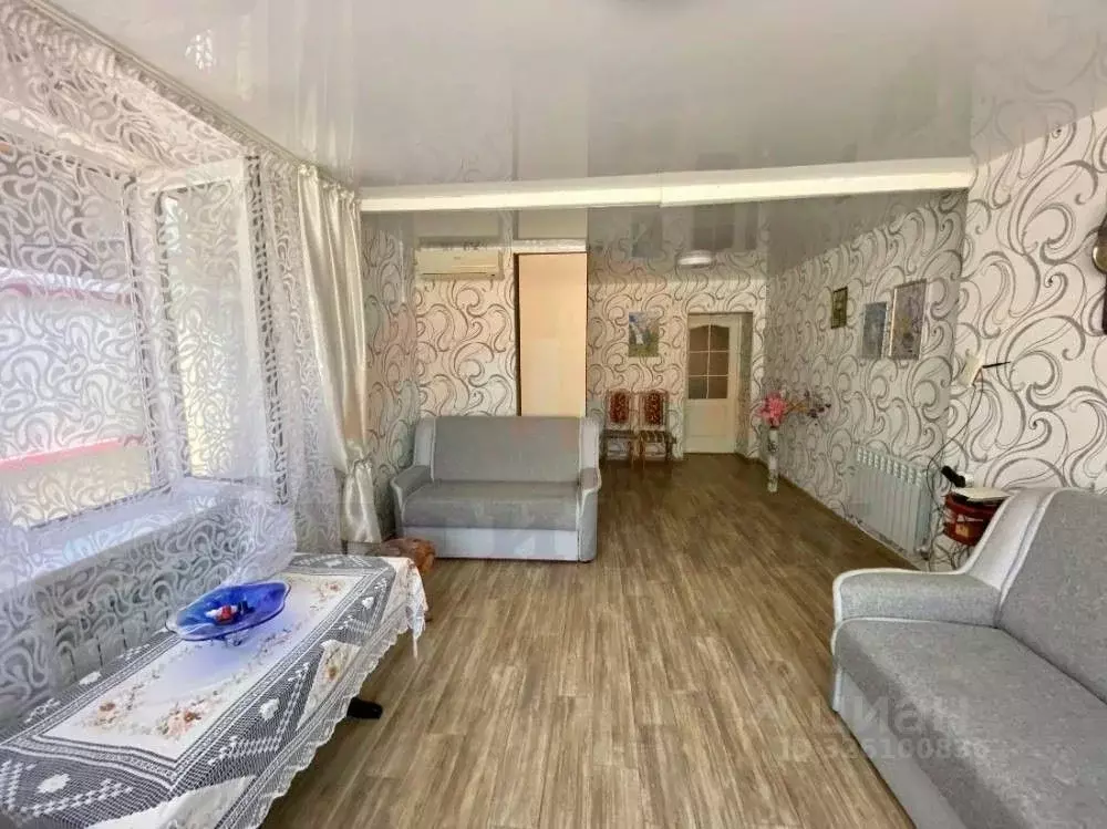 2-к кв. Крым, Сакский район, с. Фрунзе ул. Береговая, 12А (62.2 м) - Фото 1