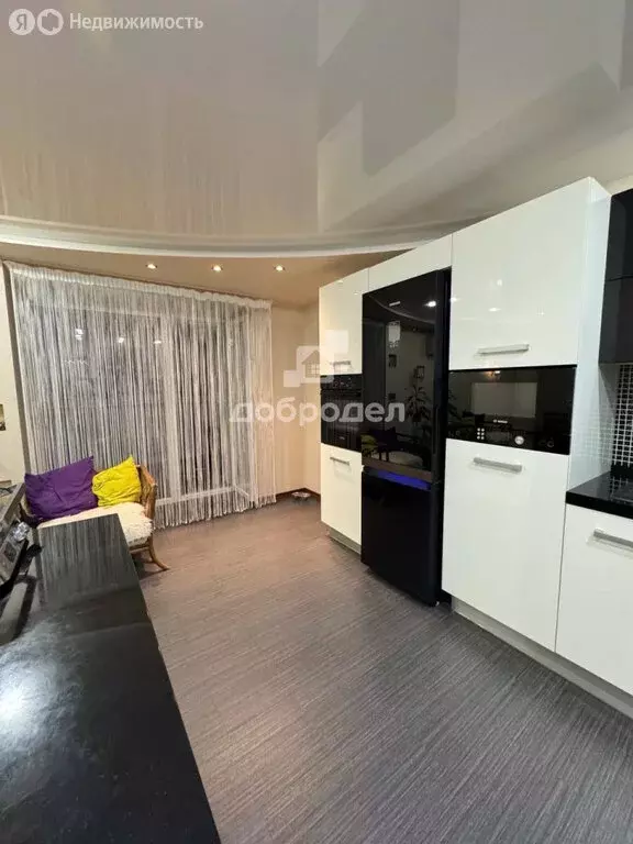 3-комнатная квартира: Екатеринбург, Авиационная улица, 65к1 (107.3 м) - Фото 2