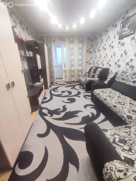 2-комнатная квартира: Тюмень, улица Жуковского, 96 (46 м) - Фото 1