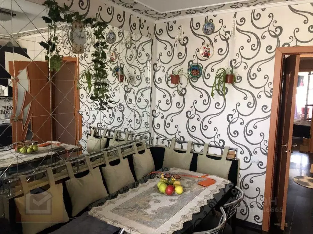 3-к кв. Крым, Сакский район, с. Уютное ул. Кирова, 14 (68.2 м) - Фото 0