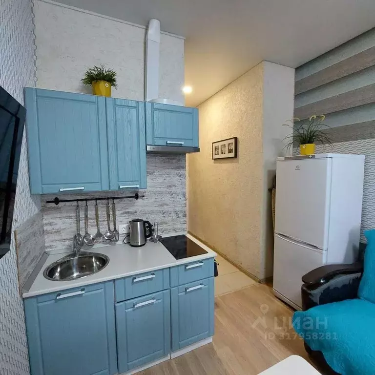 Комната Свердловская область, Екатеринбург ул. Ломоносова, 25 (19.0 м) - Фото 1