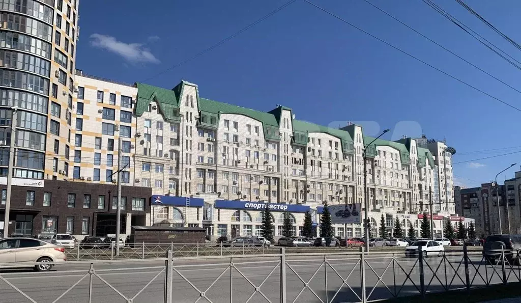 4-к кв. Омская область, Омск ул. Маршала Жукова, 101 (143.8 м) - Фото 0