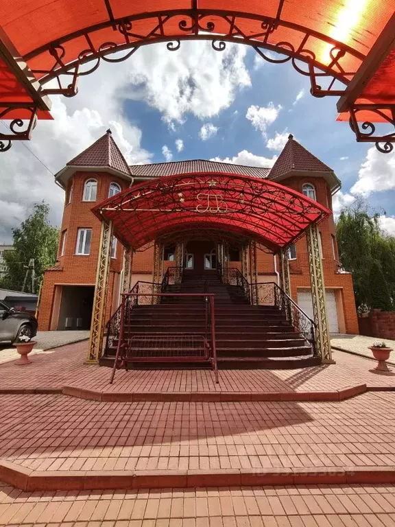 Дом в Пензенская область, Заречный ул. Адмирала Макарова, 68 (100 м) - Фото 1