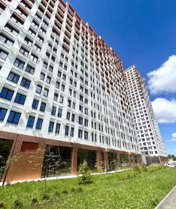 3-к кв. Башкортостан, Уфа ул. Расула Гамзатова, 5 (70.8 м) - Фото 2