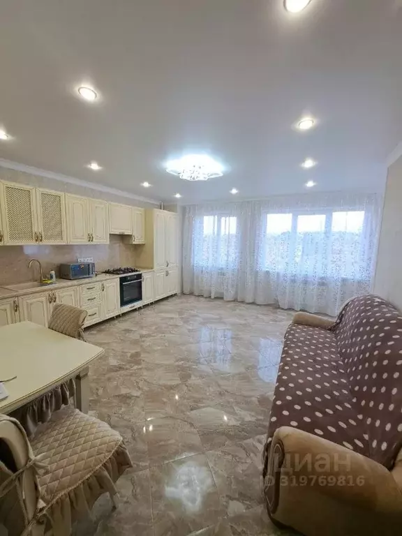2-к кв. Северная Осетия, Владикавказ ул. Алихана Гагкаева, 7А (70.0 м) - Фото 0