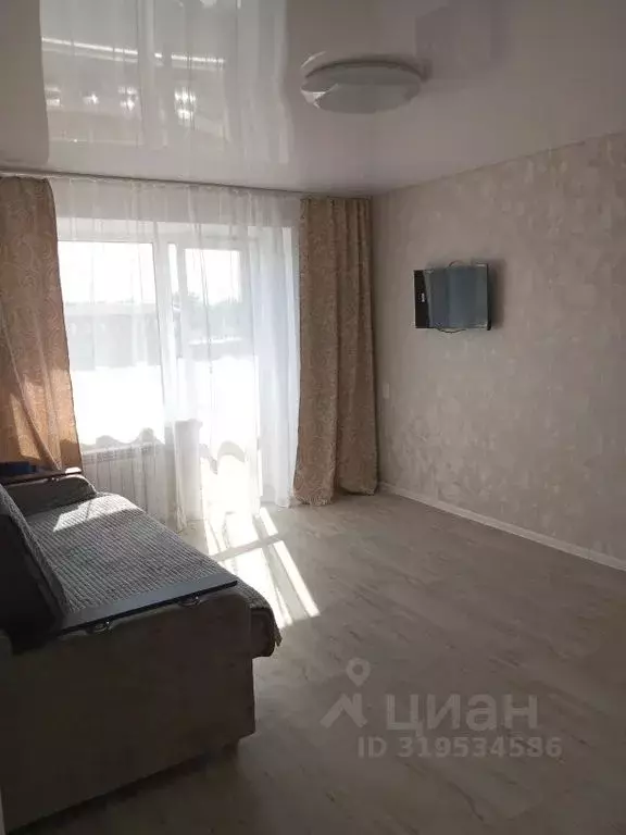 2-к кв. Воронежская область, Лиски Коммунистическая ул., 17 (50.0 м) - Фото 0