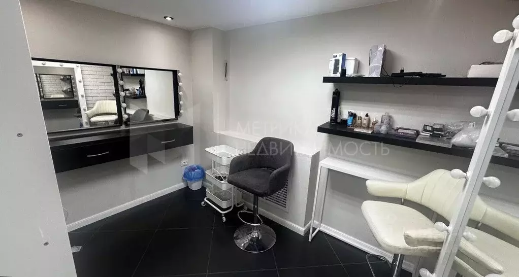 Помещение свободного назначения в Тюменская область, Тюмень ул. 50 лет ... - Фото 2