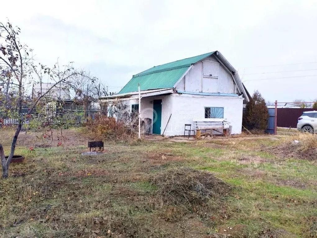 Дом в Волгоградская область, Волжский Лилия СНТ, ул. Виноградная (50 ... - Фото 0