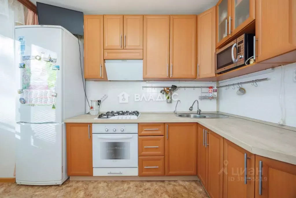 3-к кв. Брянская область, Брянск ул. Камозина, 40 (64.0 м) - Фото 1