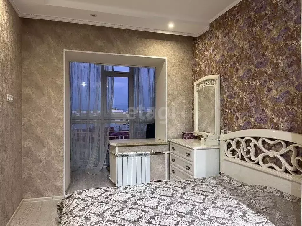 3-к кв. Ханты-Мансийский АО, Нижневартовск ул. Романтиков, 7 (70.9 м) - Фото 0