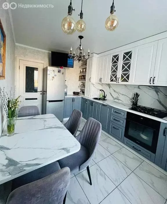 3-комнатная квартира: Азов, Петровский бульвар, 48 (64 м) - Фото 1