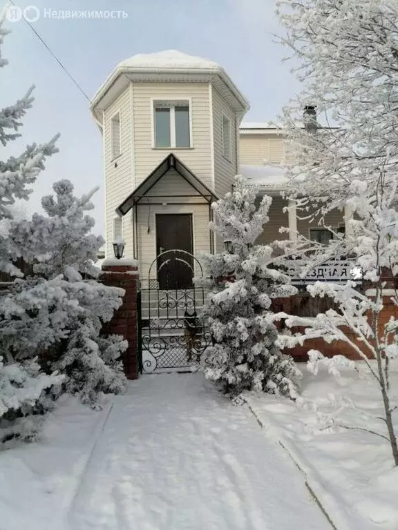 Дом в посёлок Молодёжный, Звёздная улица, 96 (240 м) - Фото 1