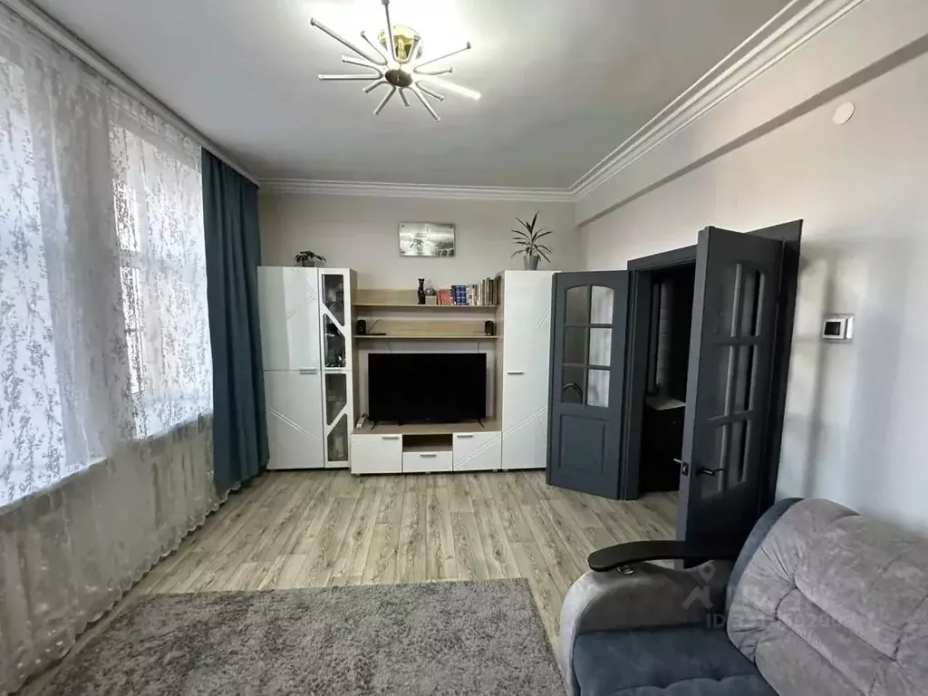3-к кв. Бурятия, Улан-Удэ ул. Гастелло, 7 (65.6 м) - Фото 1