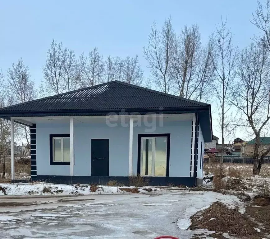 Дом в Красноярский край, Красноярск городской округ, пос. Солонцы ул. ... - Фото 1