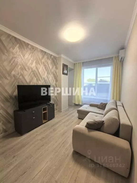 3-к кв. Ставропольский край, Ессентуки Октябрьская ул., 8/8 (65.8 м) - Фото 0