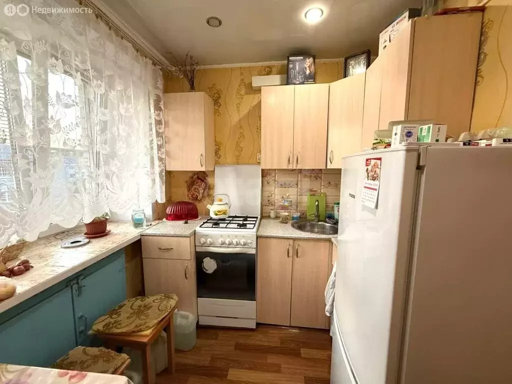 3-комнатная квартира: Красавино, улица Революции, 15 (62 м) - Фото 1