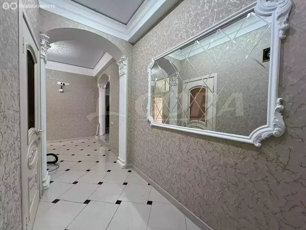 4-комнатная квартира: Махачкала, улица Эльзы Ибрагимовой, 31Бк2 (94 м) - Фото 1