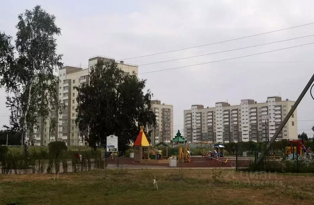 2-к кв. Омская область, Омск Сибирский просп., 53 (60.2 м) - Фото 1