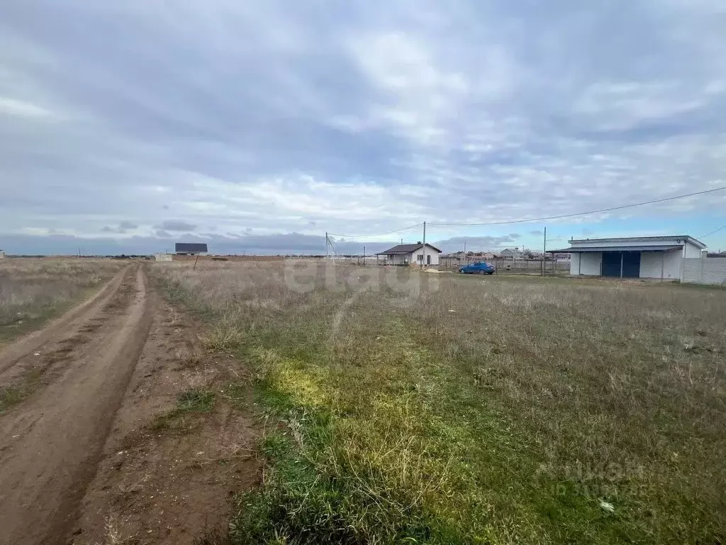 Участок в Крым, Сакский район, с. Уютное  (6.5 сот.) - Фото 0