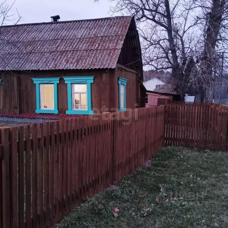 Дом в Красноярский край, Большемуртинско-Сухобузимский округ, с. ... - Фото 1