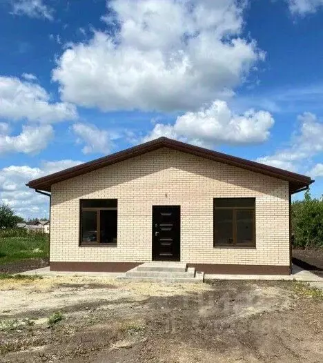 Дом в Белгородская область, Старооскольский городской округ, с. ... - Фото 1