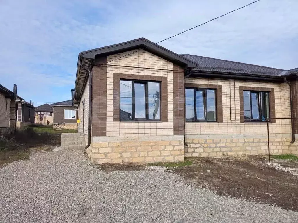 Дом в Ставропольский край, Михайловск Шпаковский район, ул. Вячеслава ... - Фото 1