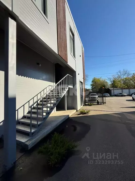 Помещение свободного назначения в Адыгея, Майкоп Кубанская ул. (170 м) - Фото 1