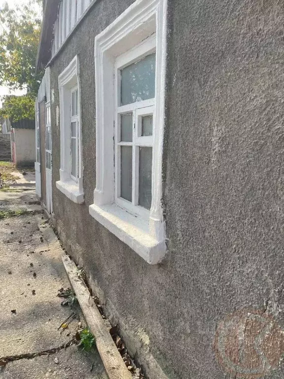 Дом в Крым, Симферопольский район, Гвардейское с/пос, с. Маленькое ул. ... - Фото 1