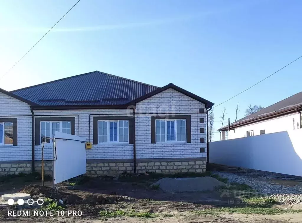 Дом в Ставропольский край, Михайловск Шпаковский район, ул. Александра ... - Фото 1