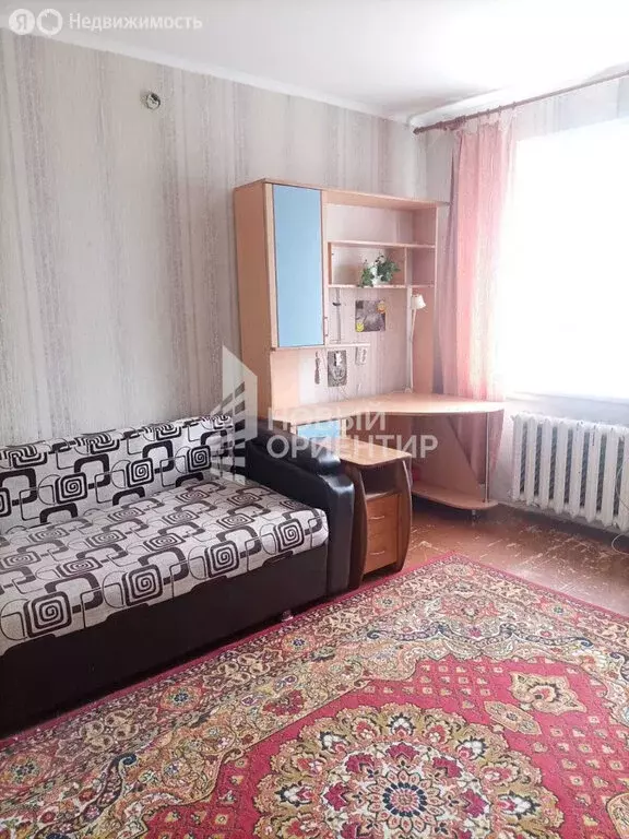 3-комнатная квартира: Артёмовский, улица Паровозников, 28 (62.9 м) - Фото 0