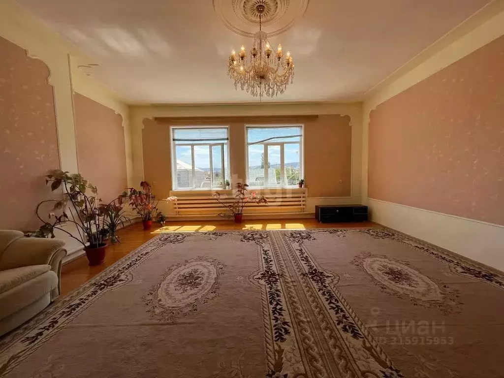 Дом в Дагестан, Каспийск ул. Тимирязева (216 м) - Фото 1