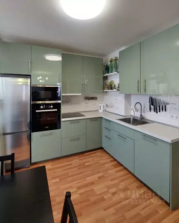 2-к кв. Свердловская область, Екатеринбург ул. Ирбитская, 8 (63.0 м) - Фото 1