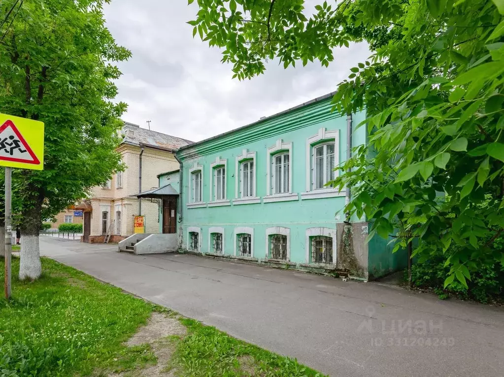 Дом в Ленинградская область, Луга просп. Кирова, 26 (370 м) - Фото 1