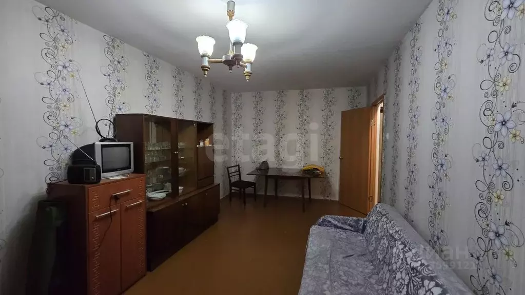 3-к кв. Ленинградская область, Кириши ул. Нефтехимиков, 22 (61.0 м) - Фото 0