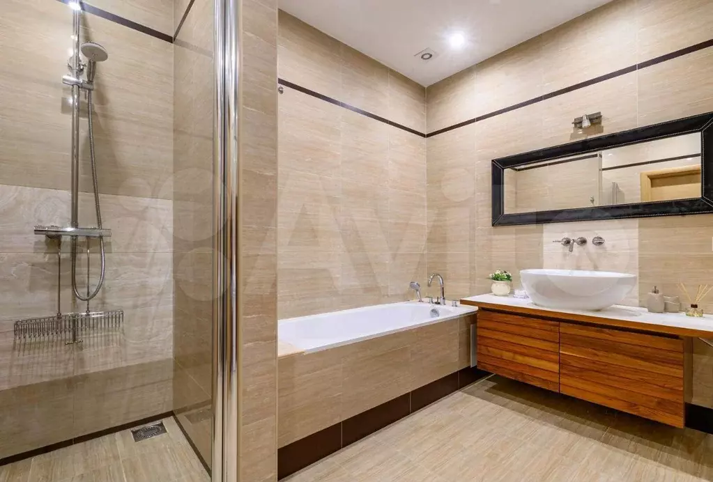2-к. квартира, 70 м, 1/9 эт. - Фото 1