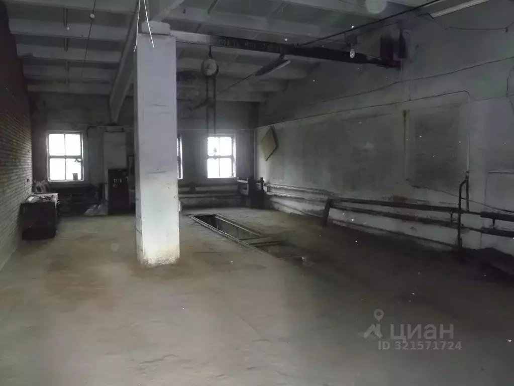 Гараж в Красноярский край, Ермаковский сельсовет, с. Ермаковское ул. ... - Фото 0