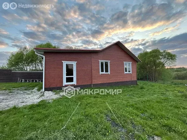 Дом в село Глинищево, Октябрьская улица (90 м) - Фото 0