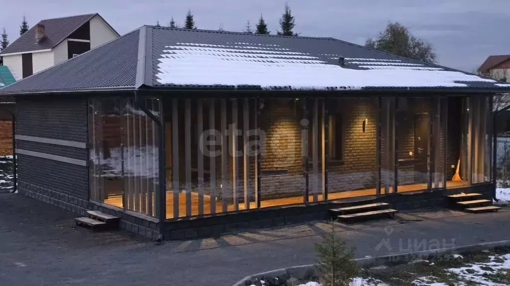 Дом в Кемеровская область, Кемерово Еловая ул. (100 м) - Фото 1