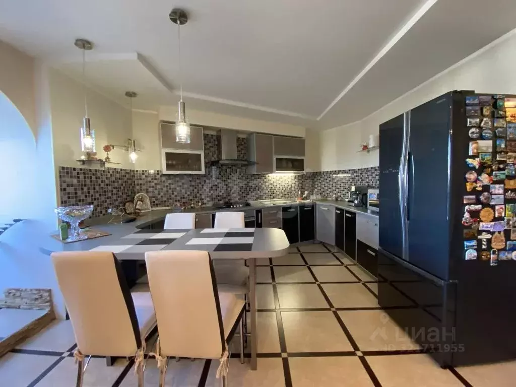 3-к кв. Брянская область, Брянск ул. Ромашина, 39 (97.1 м) - Фото 1