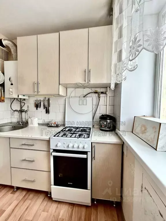 3-к кв. Волгоградская область, Волгоград ул. Ткачева, 6 (57.7 м) - Фото 2