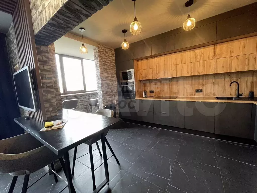 3-к. квартира, 100 м, 8/17 эт. - Фото 0