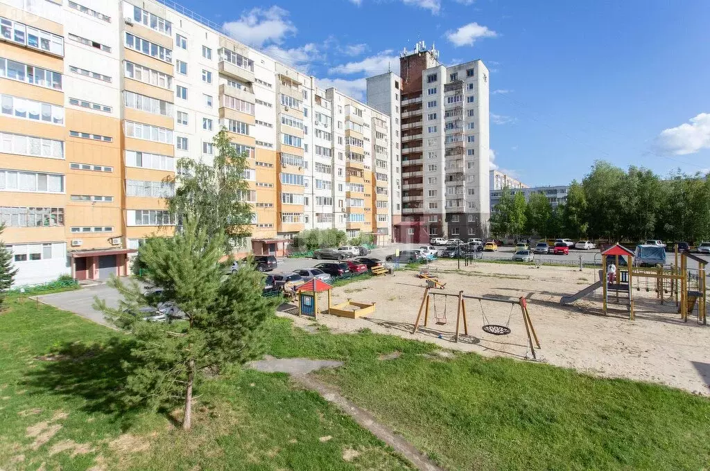 2-комнатная квартира: Тобольск, 10-й микрорайон, 36 (46.6 м) - Фото 0