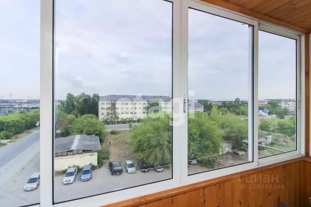 3-к кв. Тюменская область, Тюмень ул. Станционная, 28 (50.3 м) - Фото 1